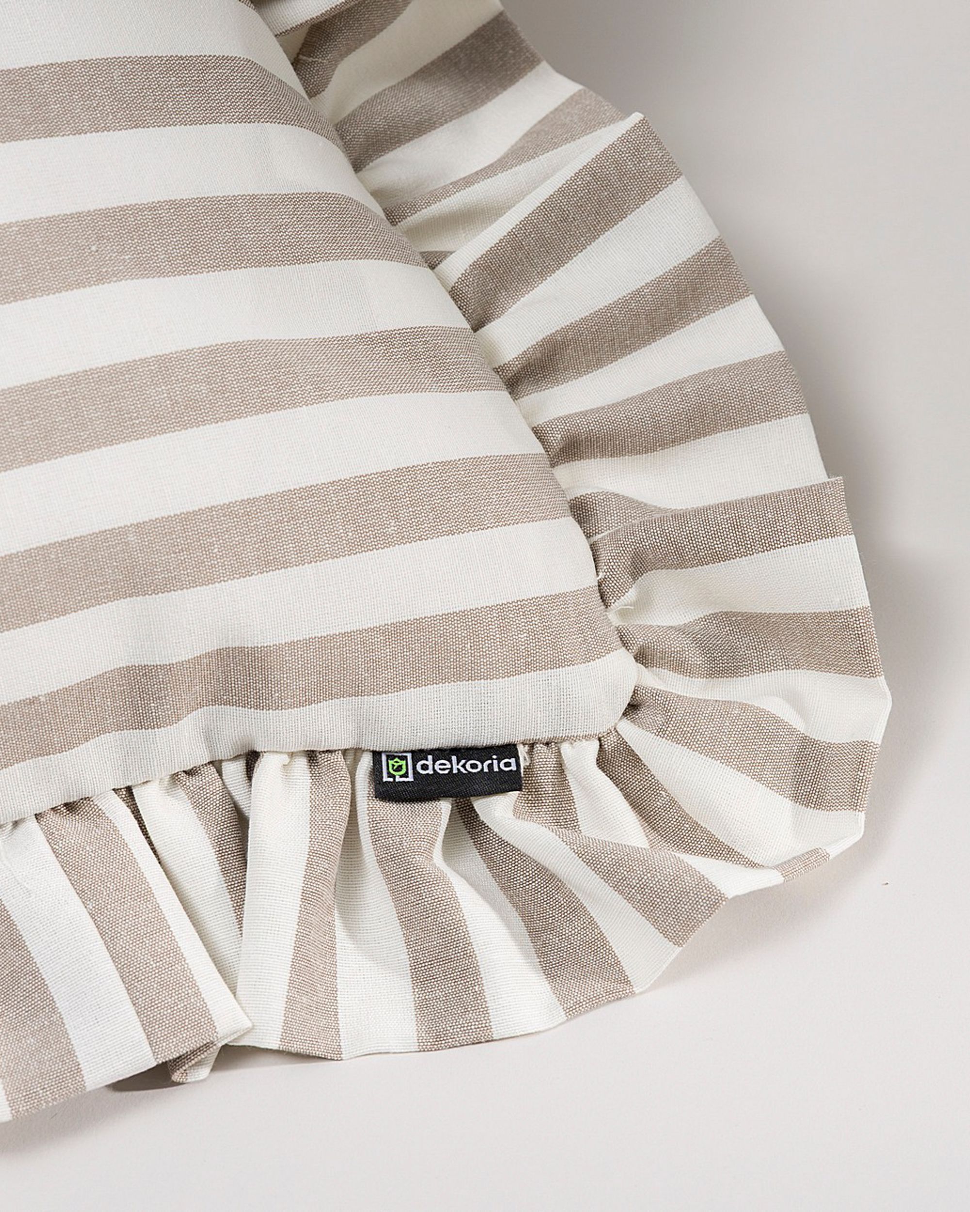 Paula pillowcase with frill colour beige fabric patterned (hover)