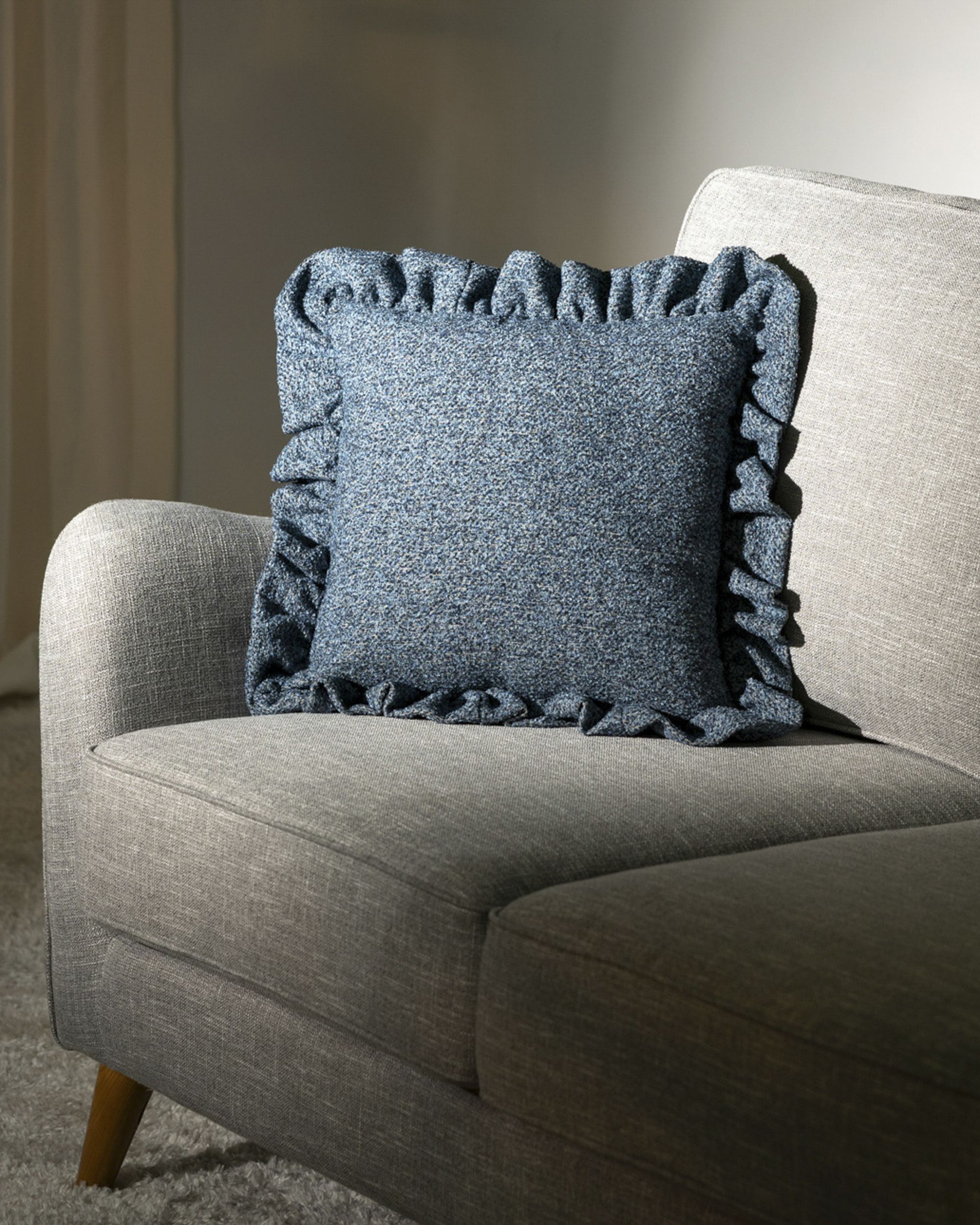 Paula pillowcase with frill colour blue fabric structured (hover)
