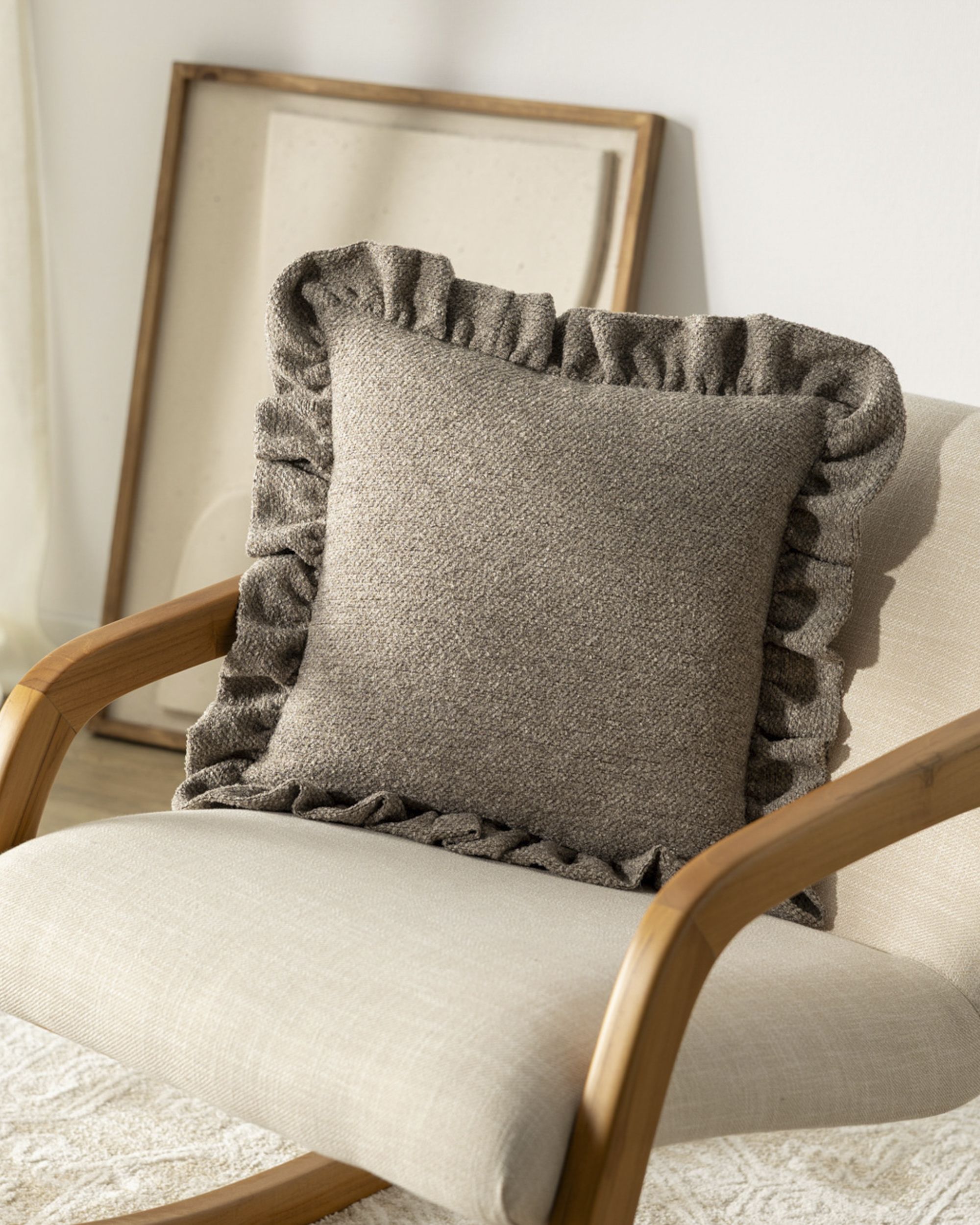 Paula pillowcase with frill colour beige fabric structured (hover)