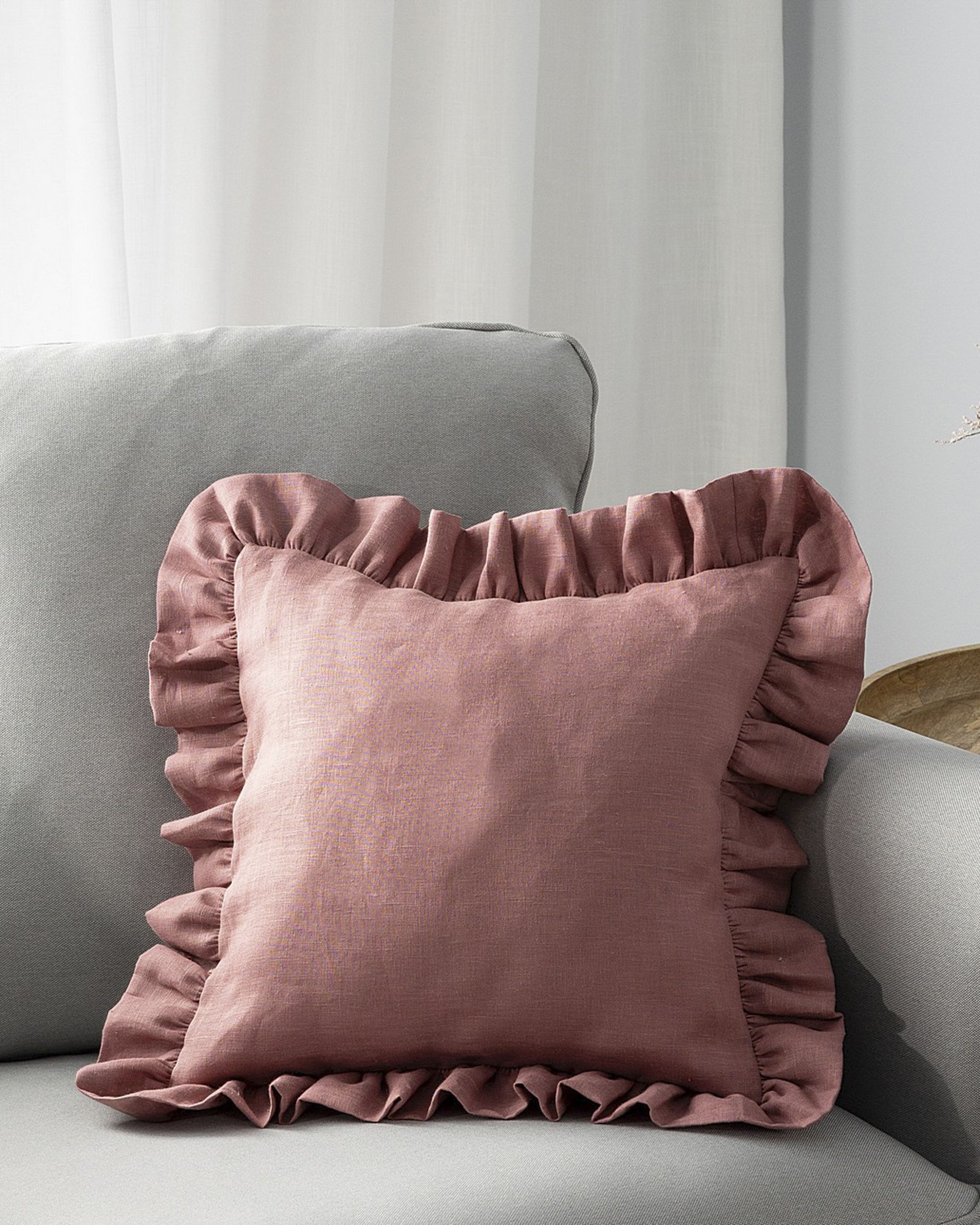 Paula pillowcase with frill colour pink fabric semi-sheer, structured, linen (hover)