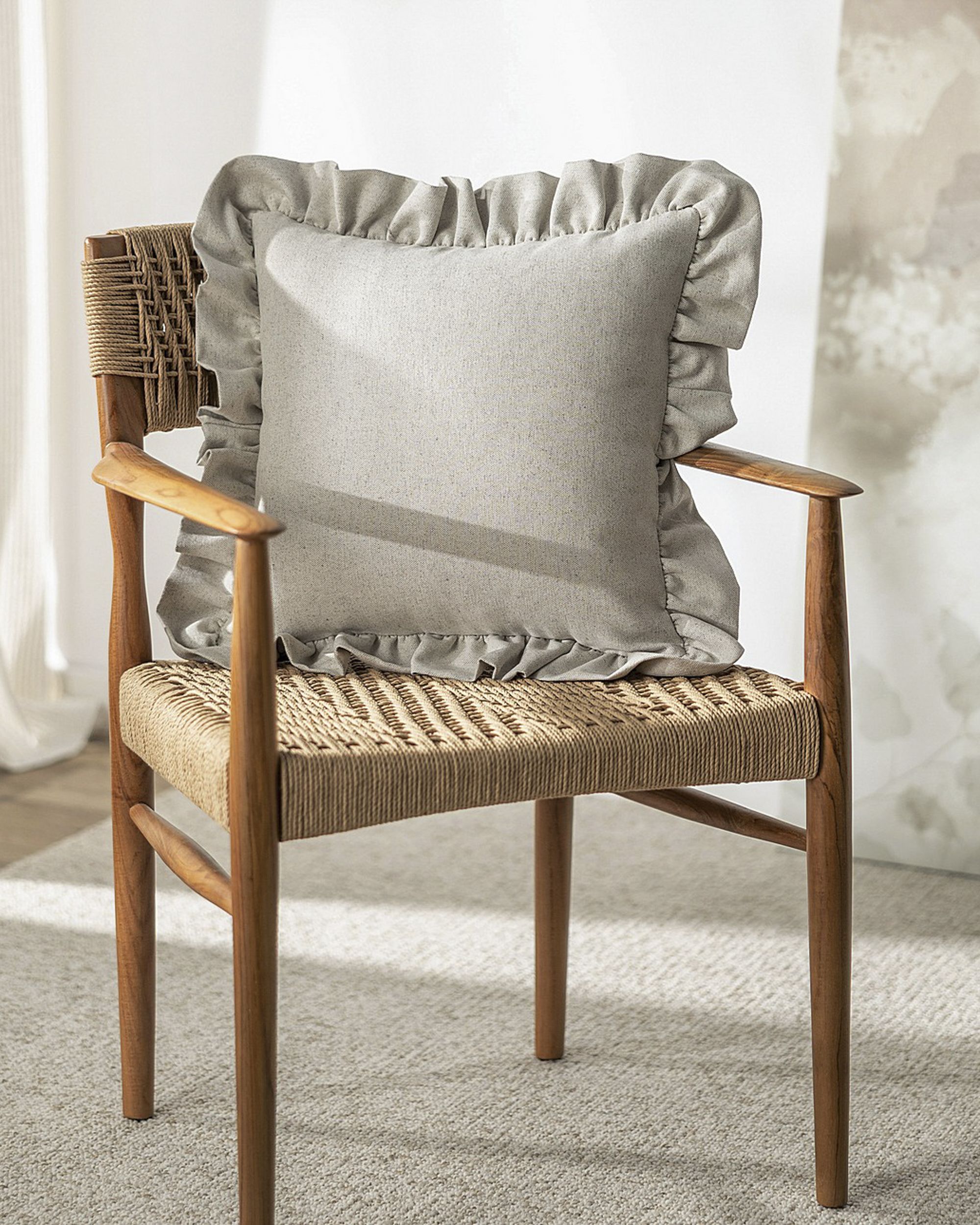 Paula pillowcase with frill colour beige fabric structured (hover)