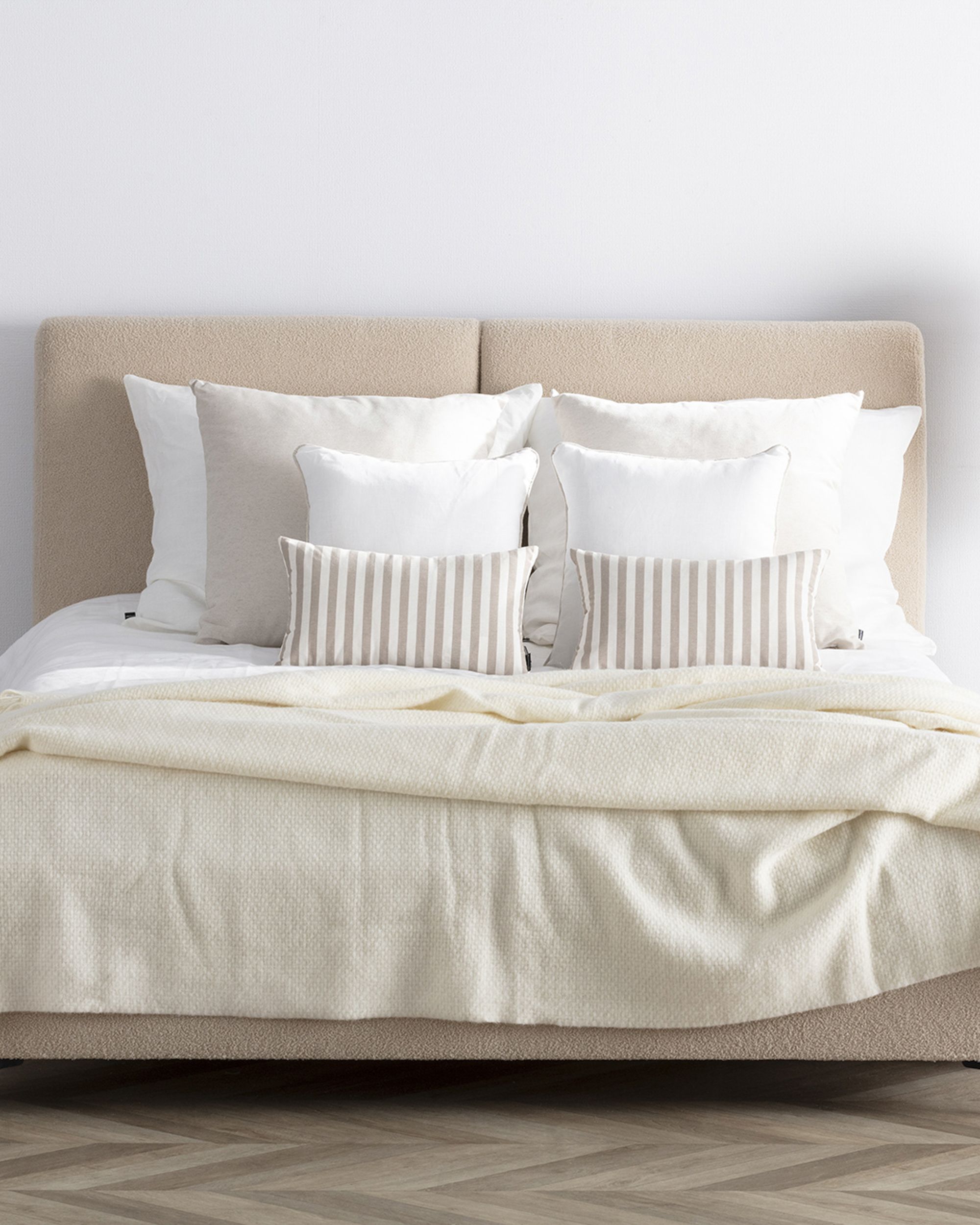 Cushions set of 6, Classic Stripes (hover)
