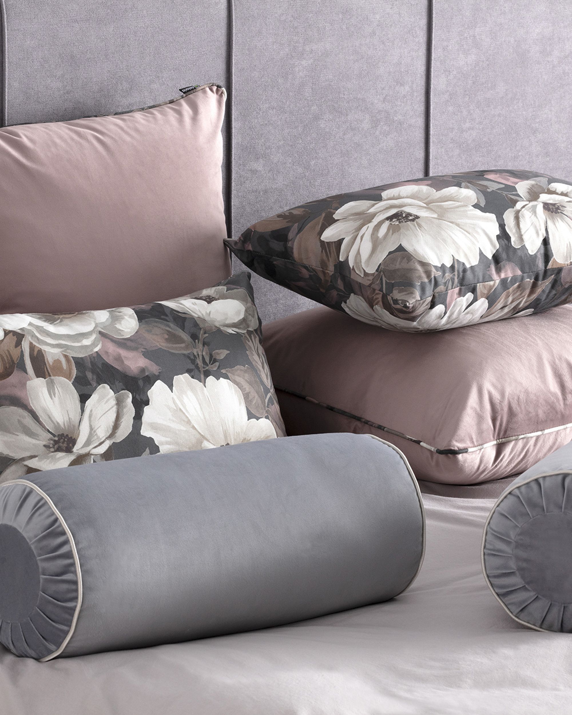 Cushions set of 6,  Romatic Soul (hover)