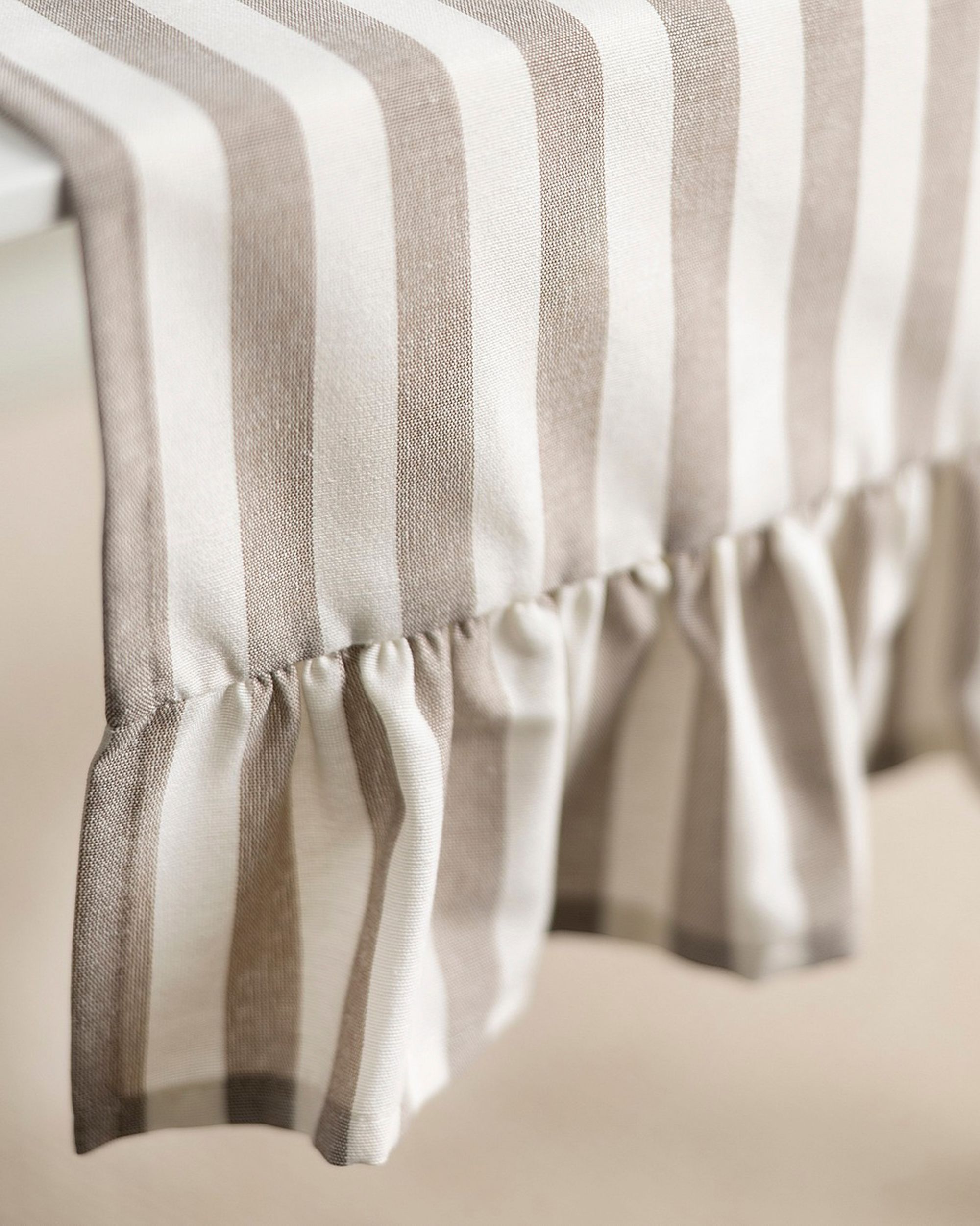 Table runner with valance 40x160 cm colour beige fabric patterned (hover)