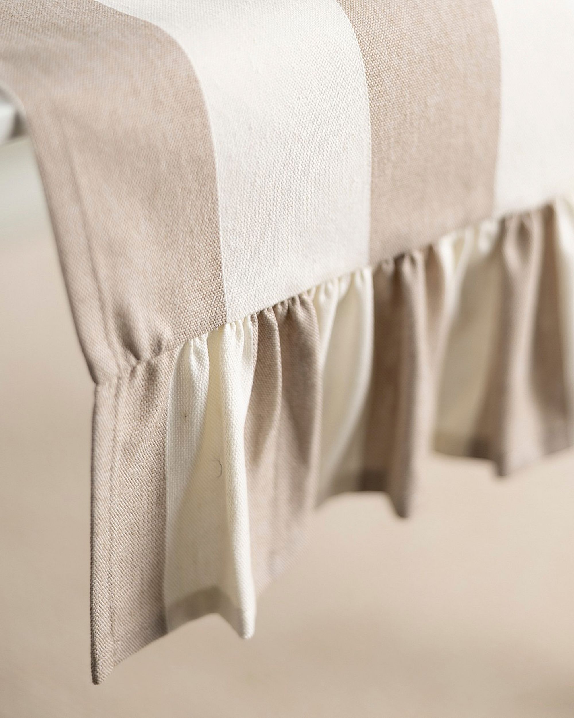 Table runner with valance 40x160 cm colour beige fabric patterned (hover)