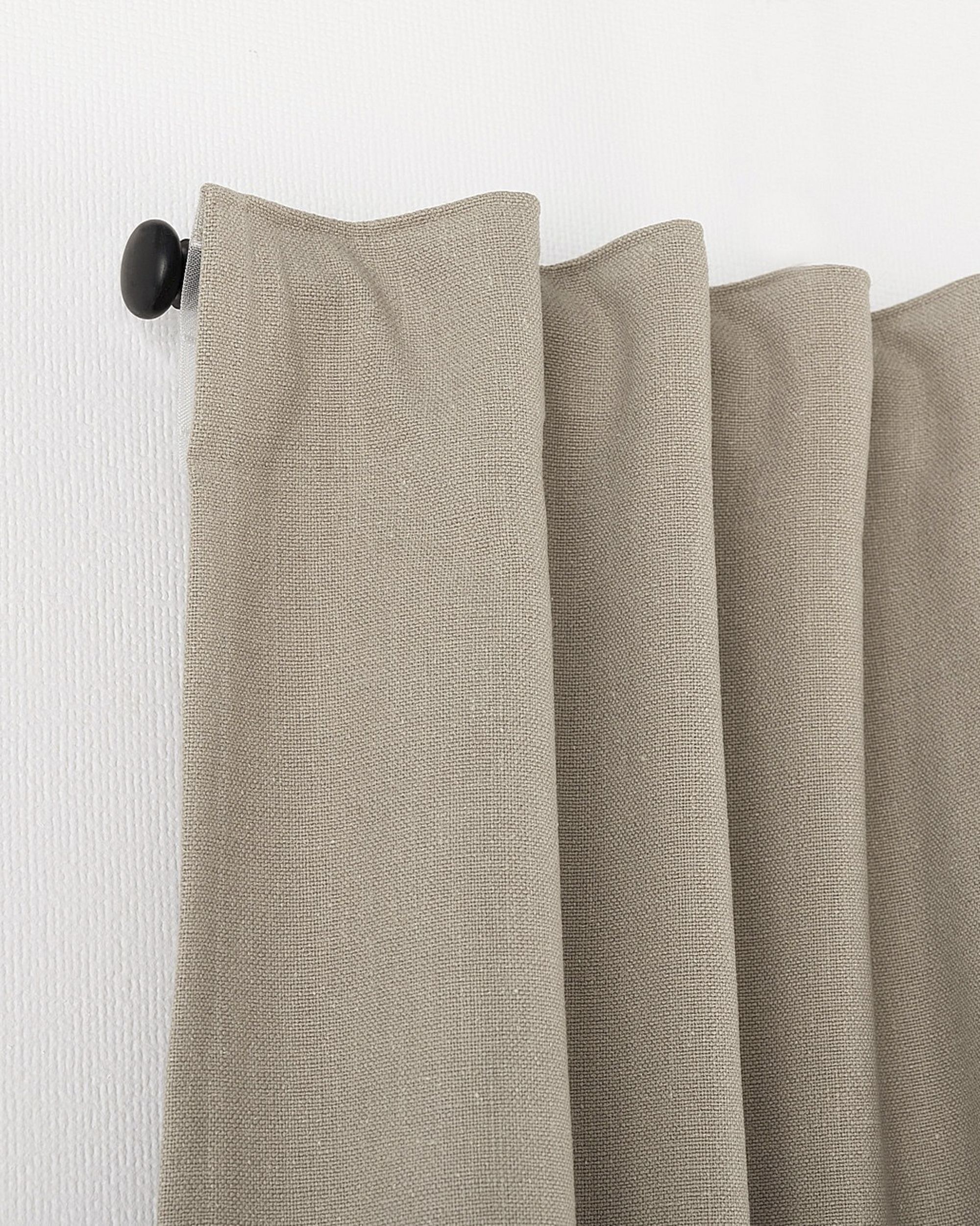 Ready made curtains on crease tape 140x280cm beige (hover)