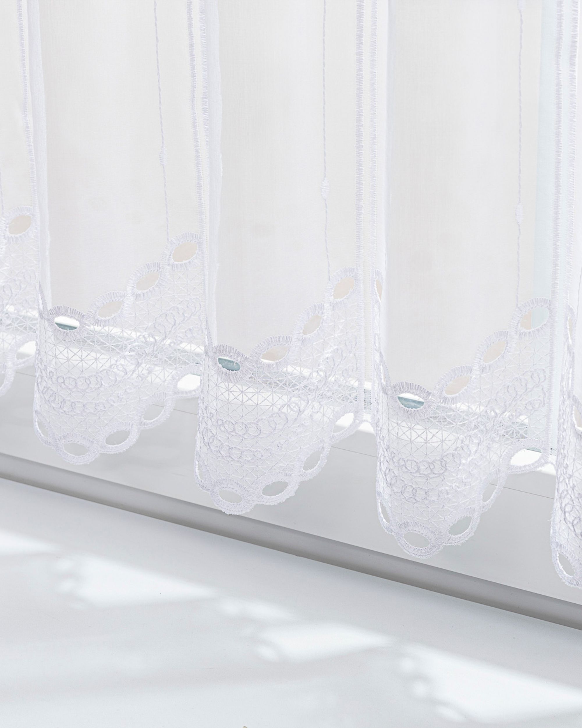 Valance embroidered Circles height 40 cm by metre (hover)