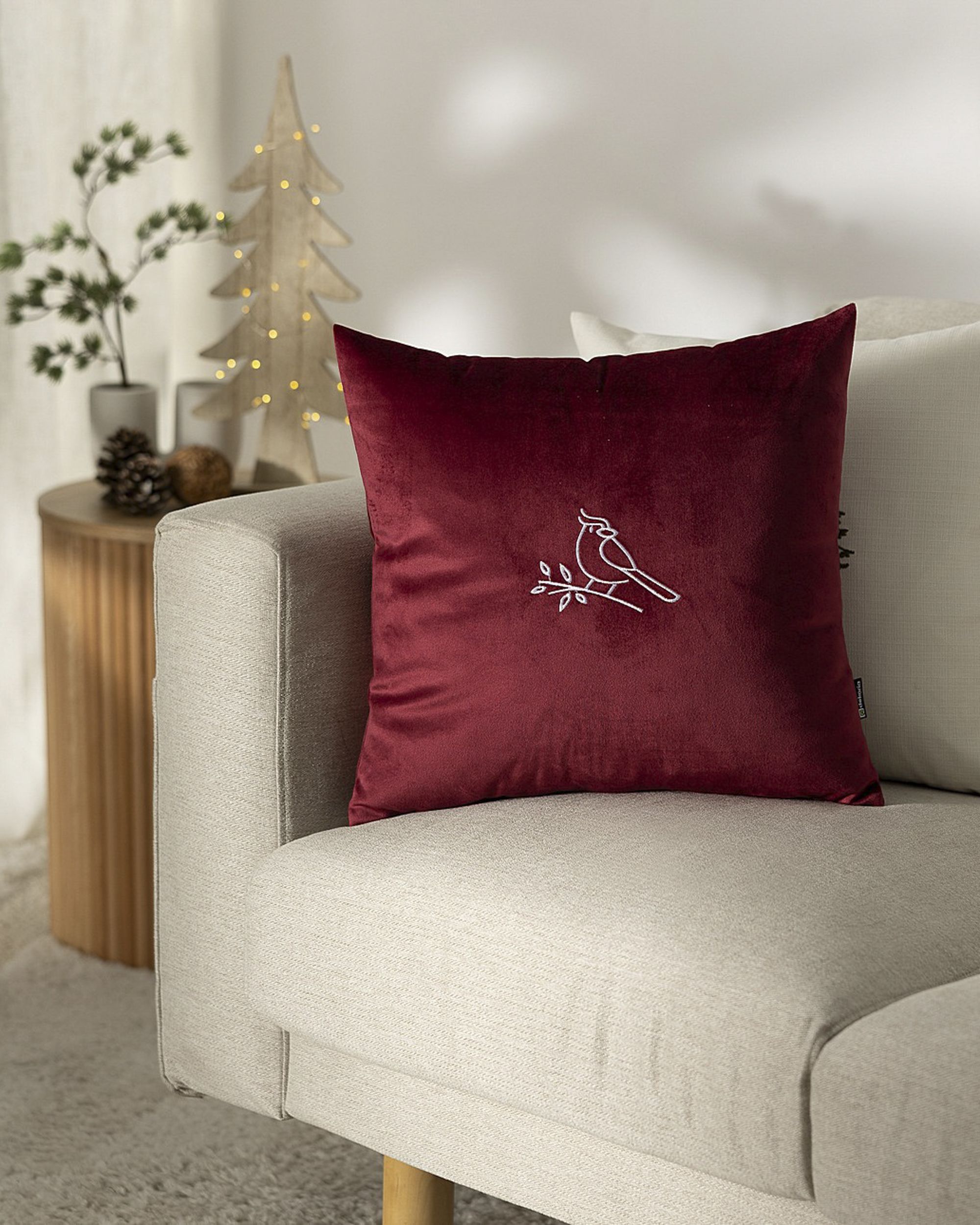Cushion cover Bird on Branch 43x43 cm (hover)