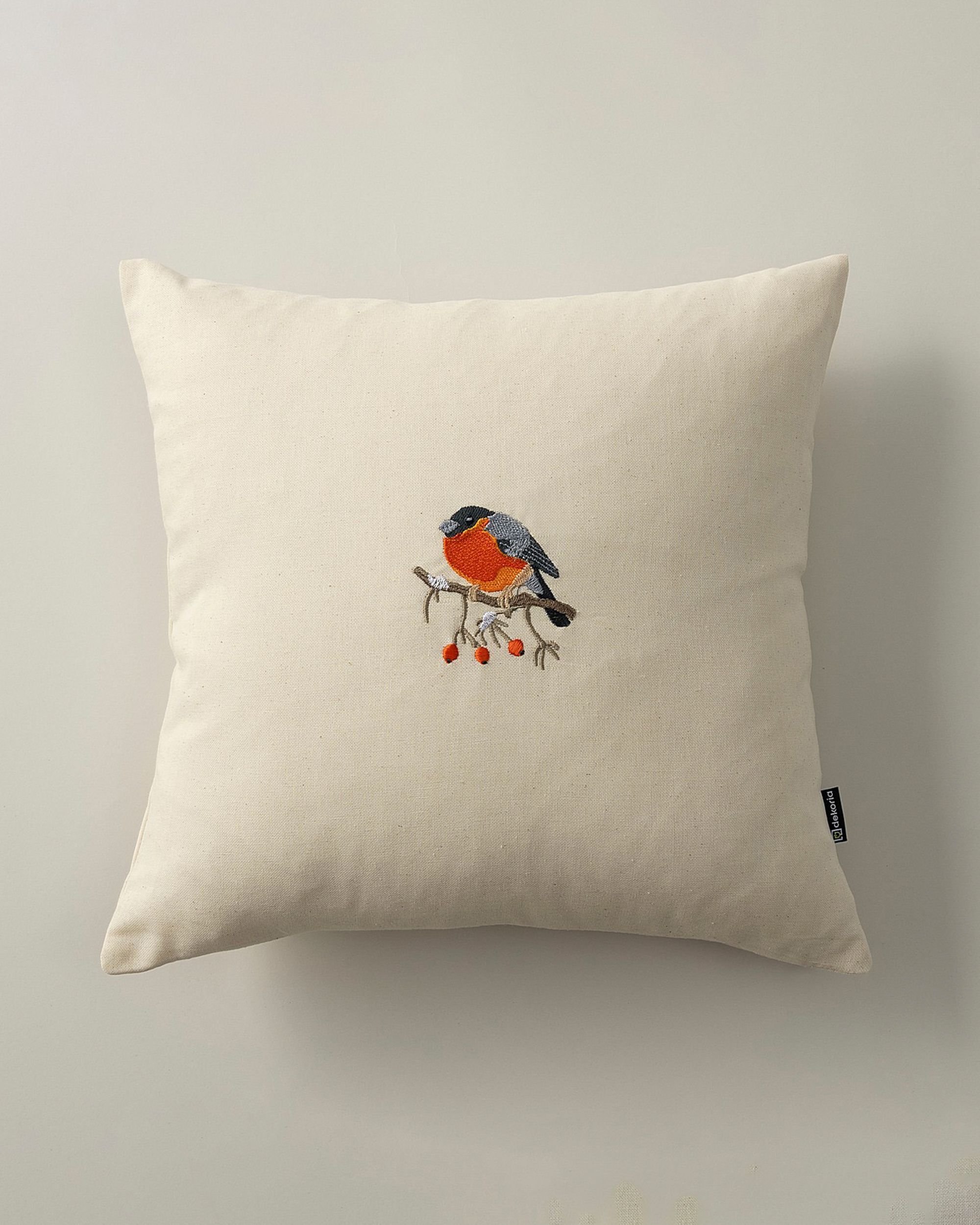 Cushion cover Robin on Branch 43x43 cm