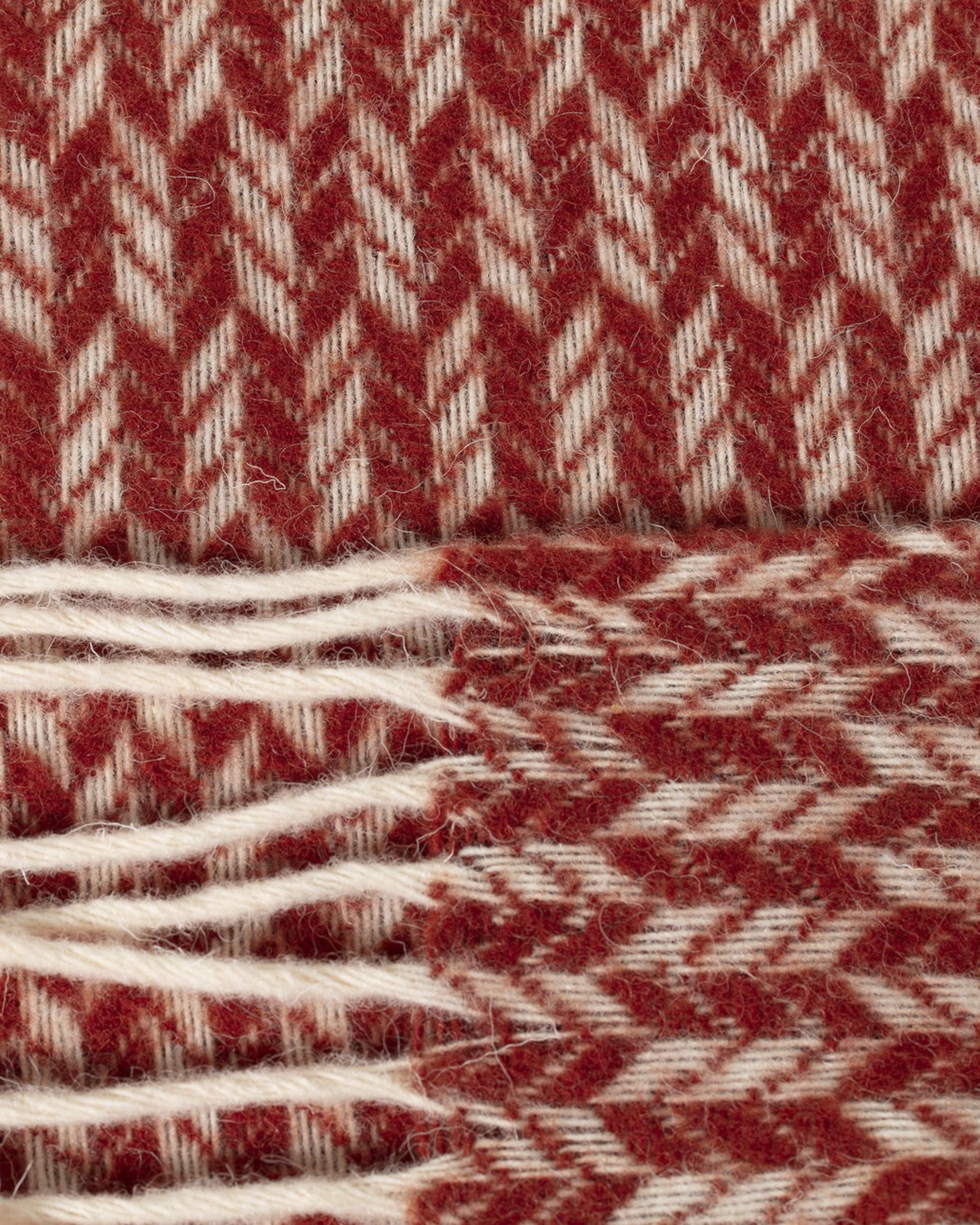 Zelandia Wool Throw 140x200 cm Rust Red (hover)