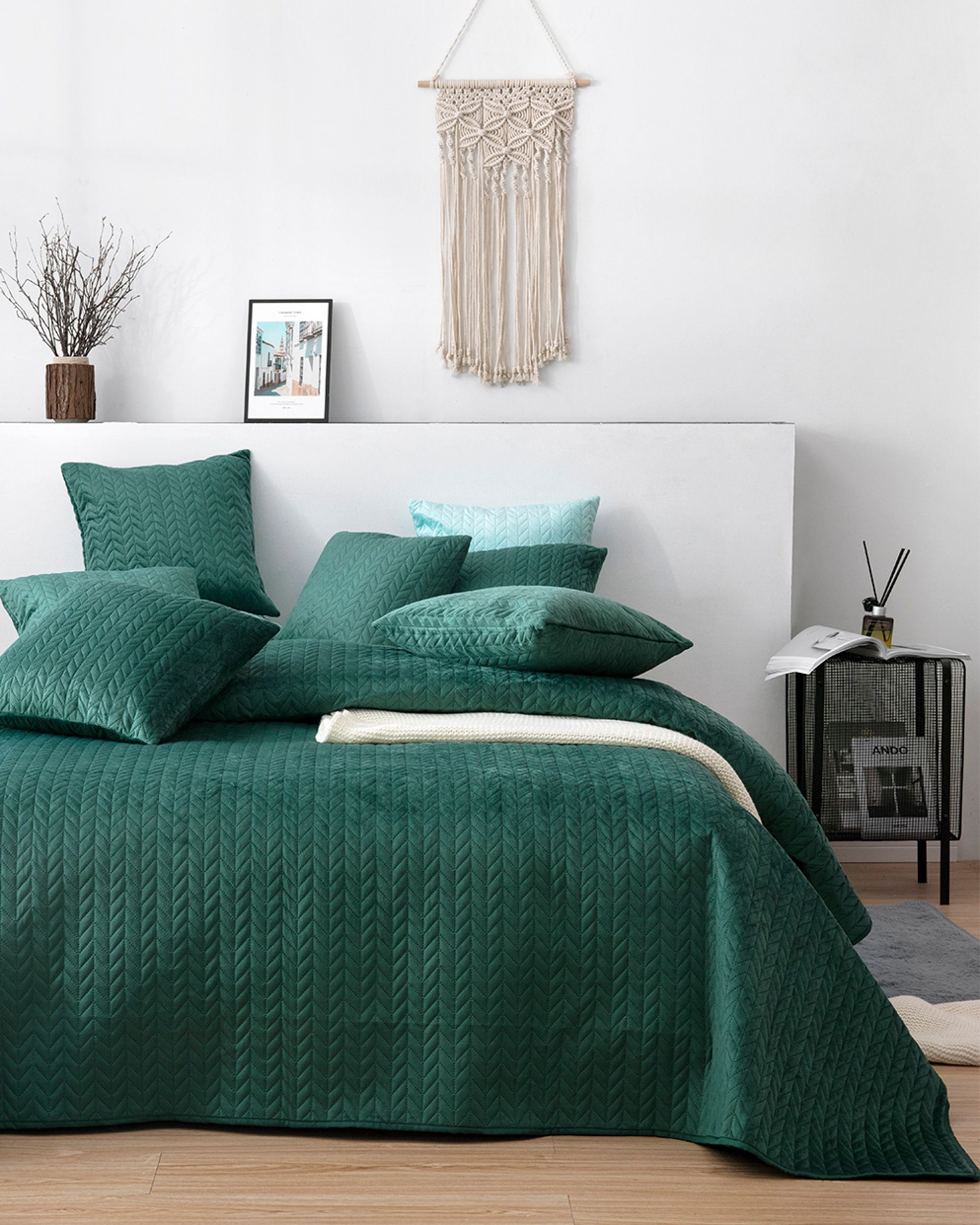 Bedspread on the bed Silky Chic 220x240 cm green