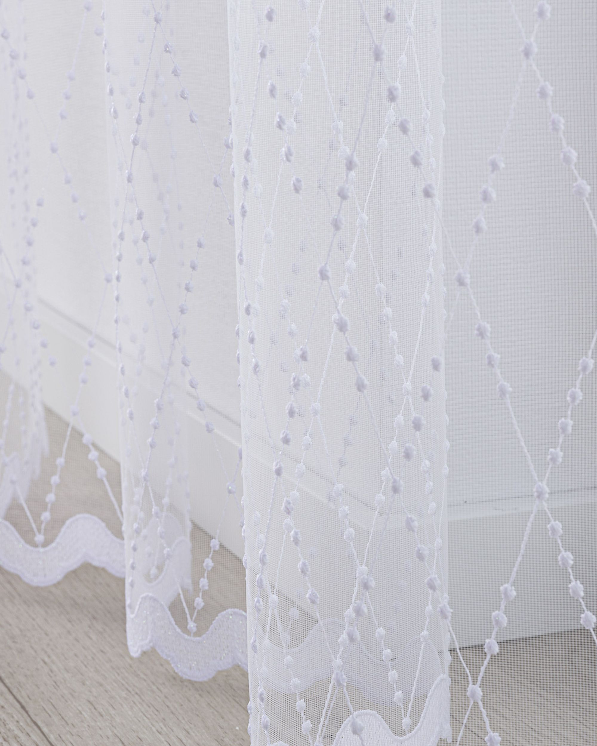 Net curtain with single pinch pleat colour white fabric semi-sheer, structured, patterned (hover)
