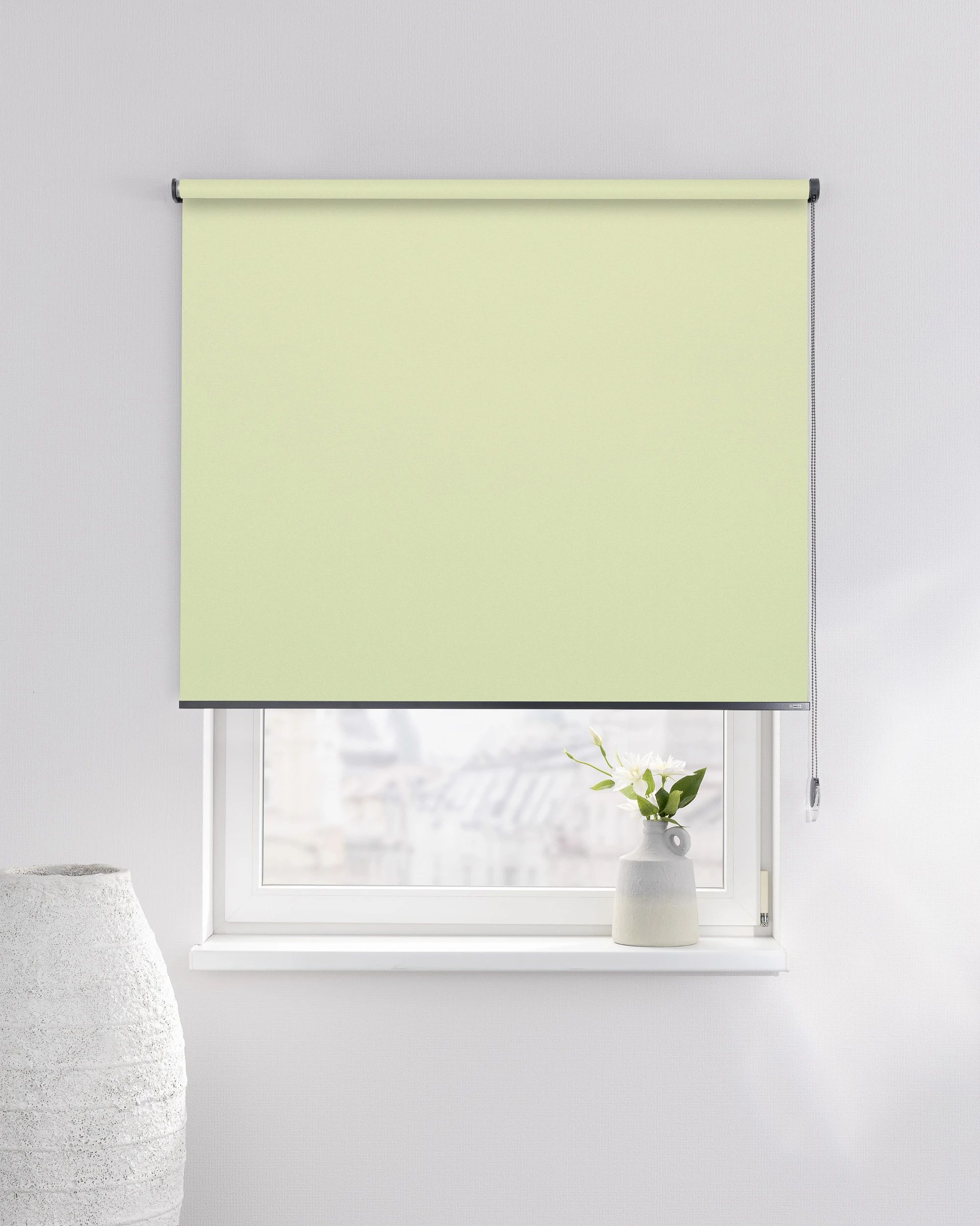 Classic Roller Blind colour green fabric blackout (hover)