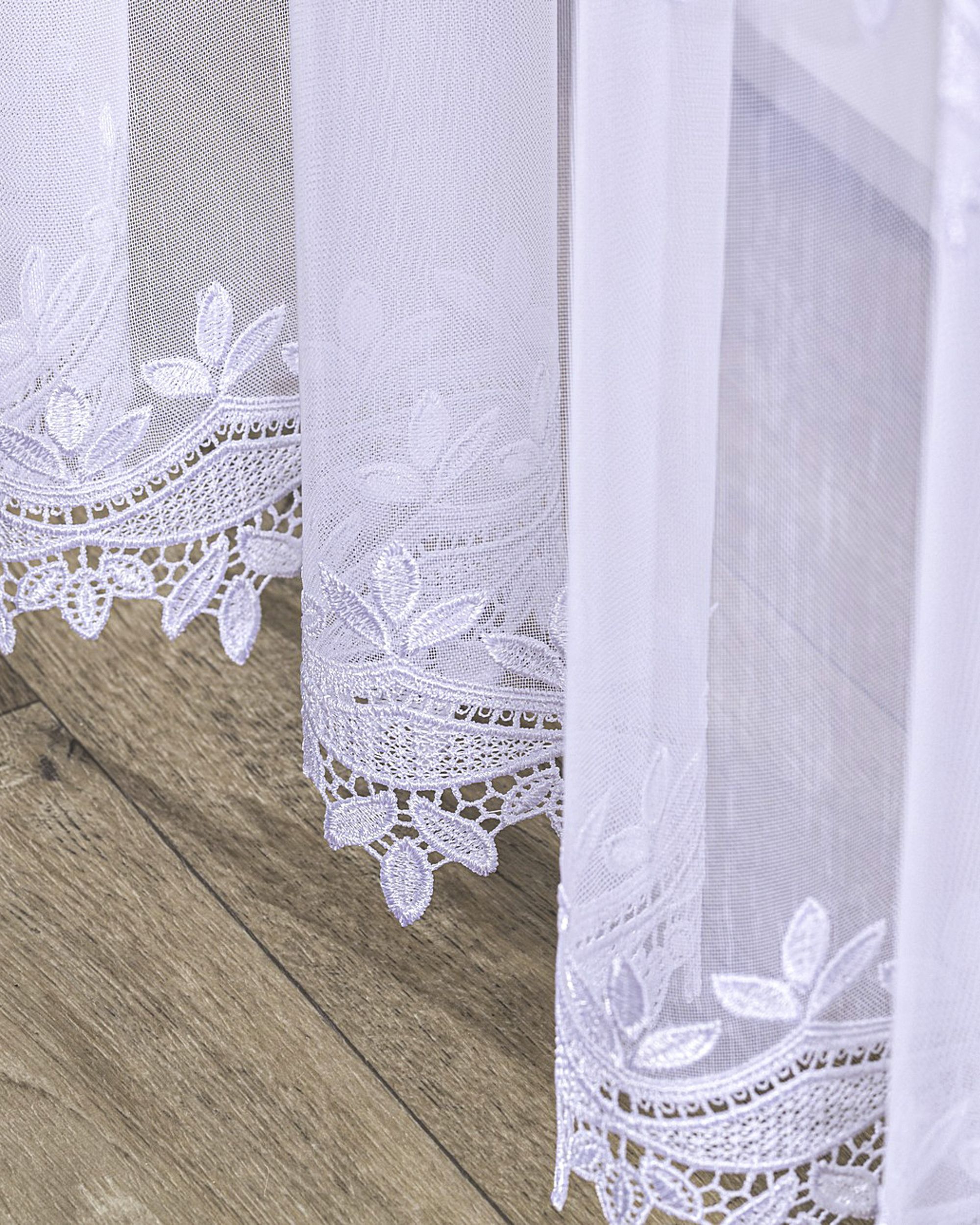 Pencil pleat voile/net curtain colour white fabric semi-sheer, structured, patterned (hover)