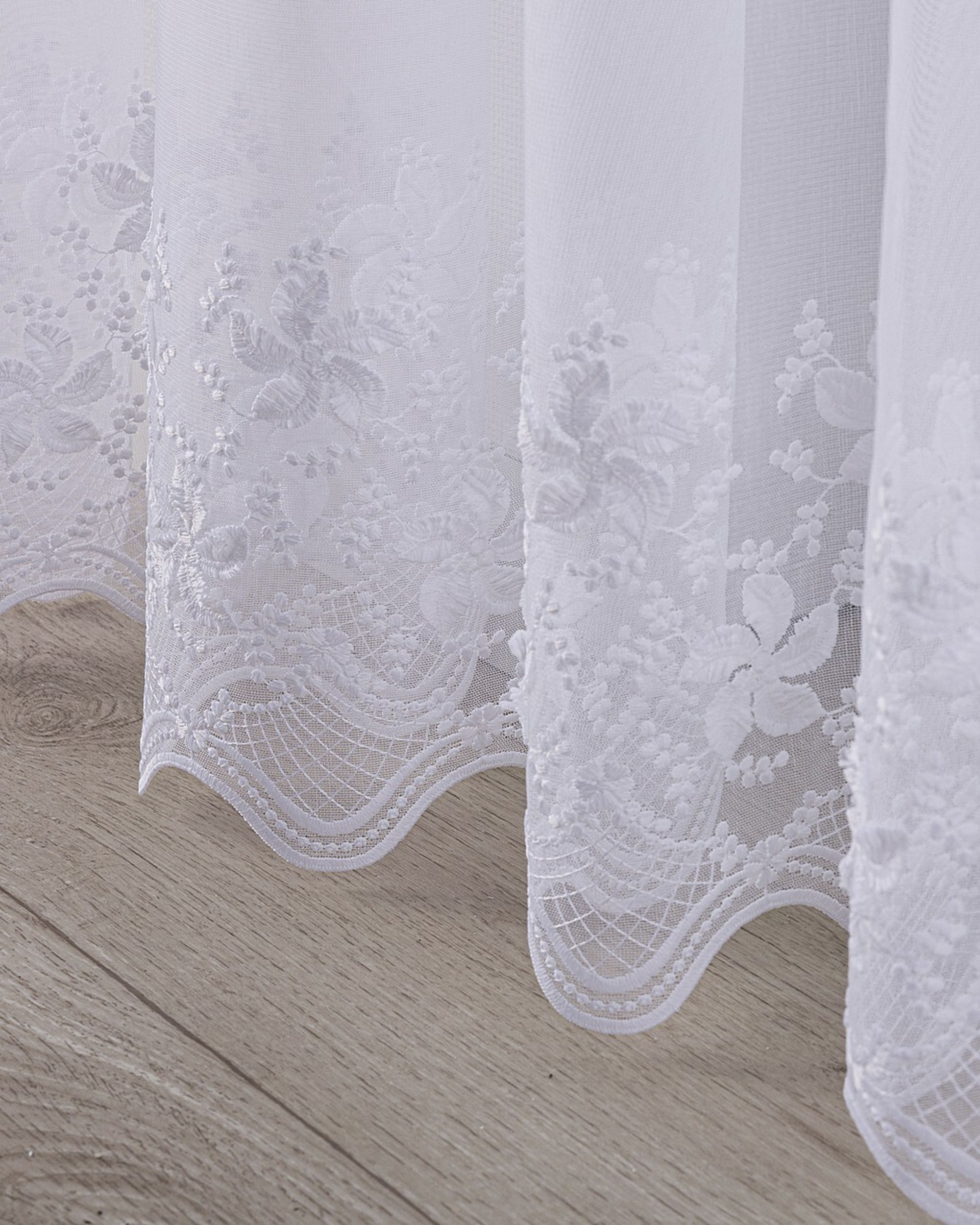 Pencil pleat voile/net curtain colour white fabric semi-sheer, structured, patterned (hover)