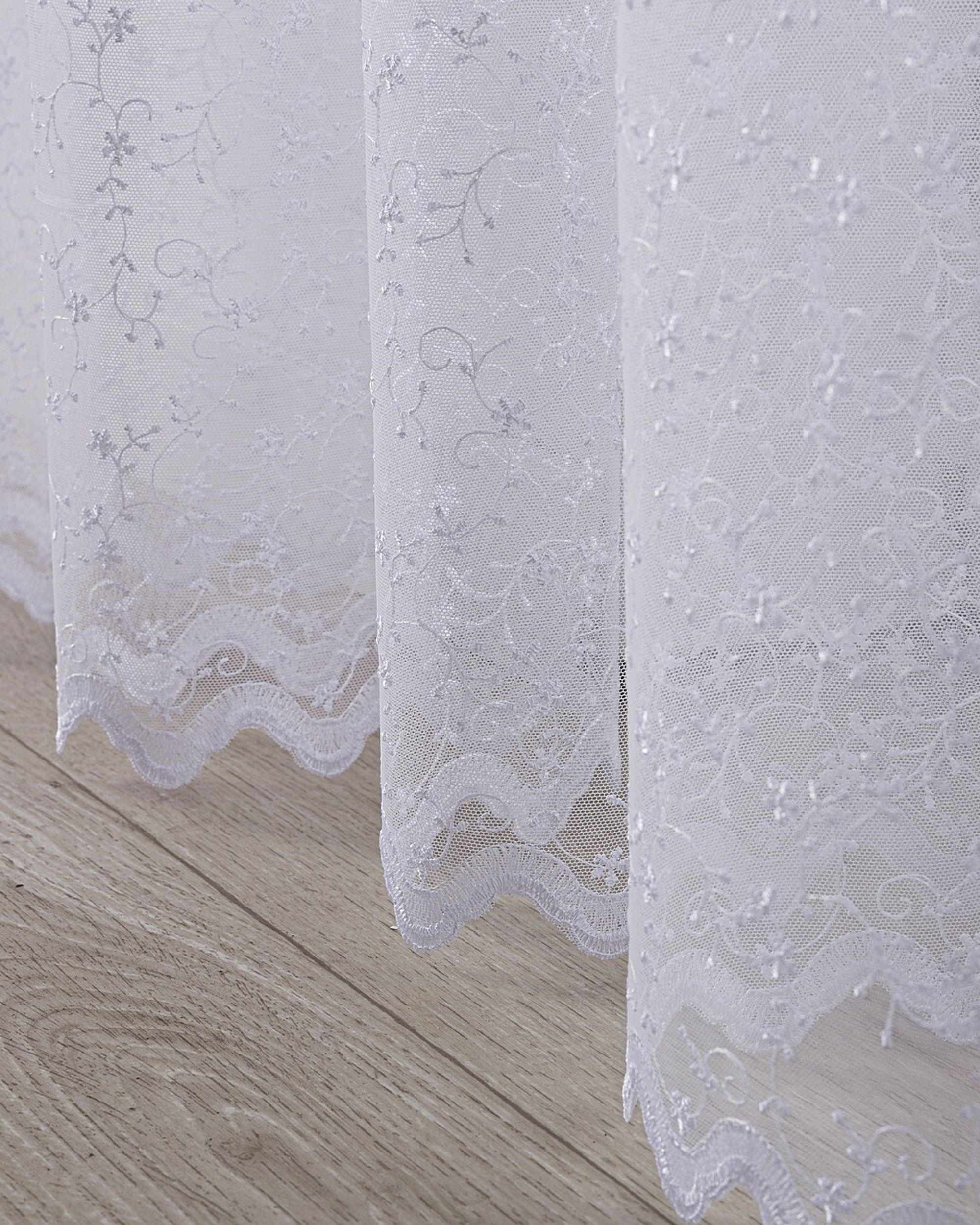 Pencil pleat voile/net curtain colour white fabric semi-sheer, structured, patterned (hover)